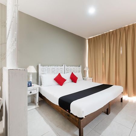 Suites Internacional Zapopan Exterior photo