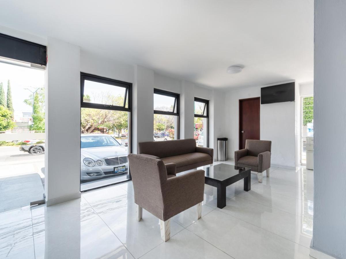 Suites Internacional Zapopan Exterior photo